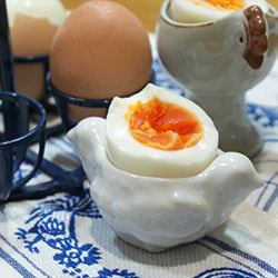 たまご料理の写真　ゆでたまご